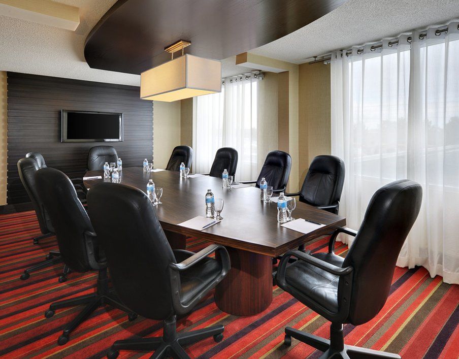 โฟร์ พอยต์ส บาย เชอราตัน โตรอนโต แอร์พอร์ต Hotel มิสซิสซอกา ภายนอก รูปภาพ