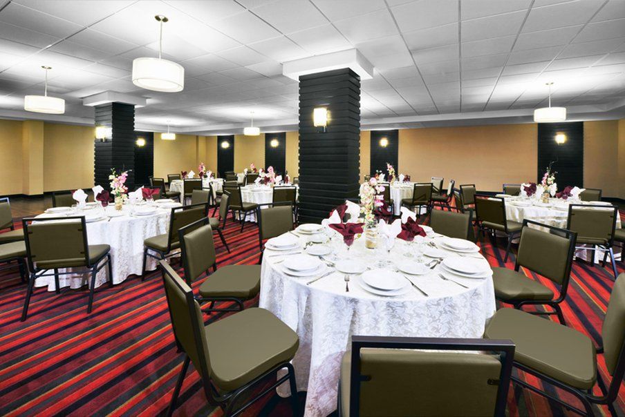 โฟร์ พอยต์ส บาย เชอราตัน โตรอนโต แอร์พอร์ต Hotel มิสซิสซอกา ภายนอก รูปภาพ